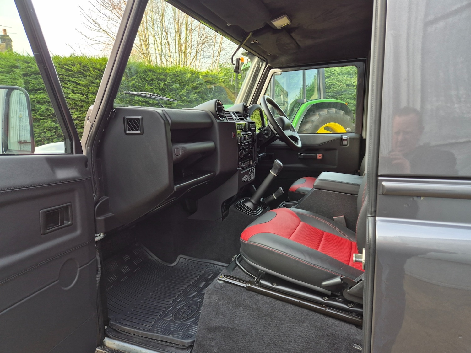 Used Land Rover Defender 90 2016 for sale - 77629445: Photo 8