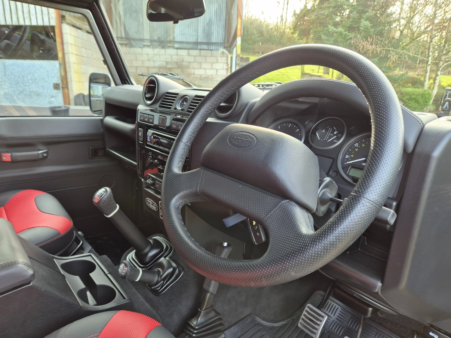 Used Land Rover Defender 90 2016 for sale - 77629445: Photo 9