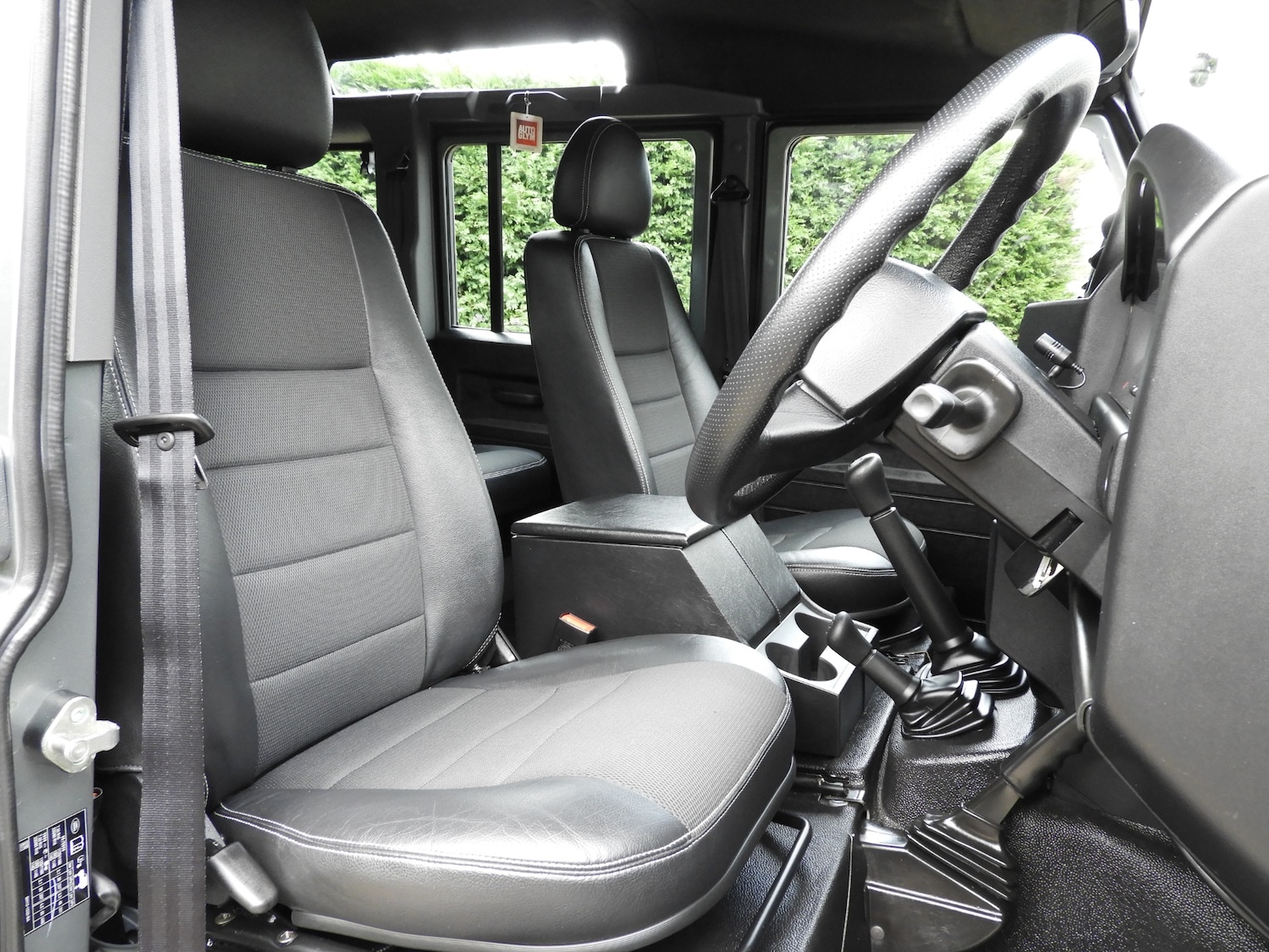 Used Land Rover Defender 110 2015 for sale - 77116154: Photo 13