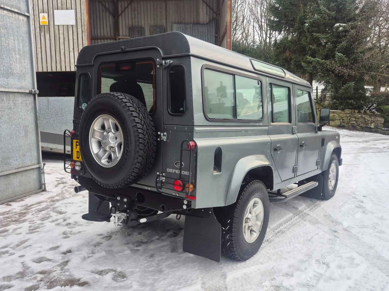 Used Land Rover Defender 110 2015 for sale - 77116154: Photo 4