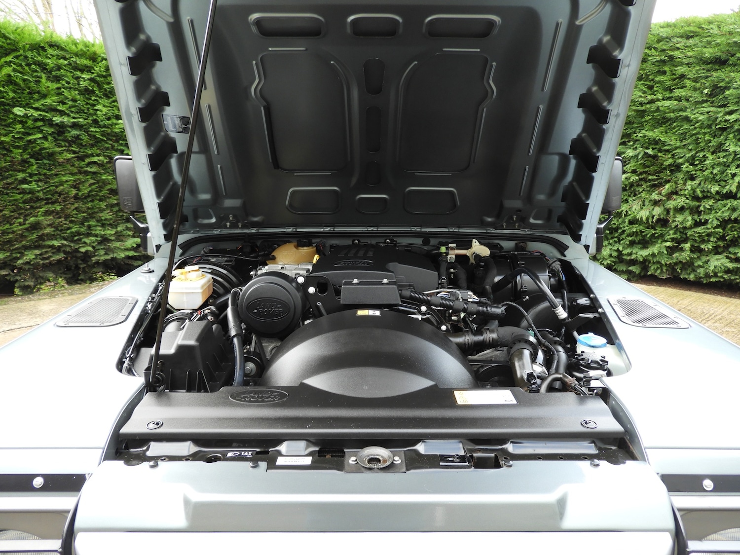 Used Land Rover Defender 110 2015 for sale - 77116154: Photo 7