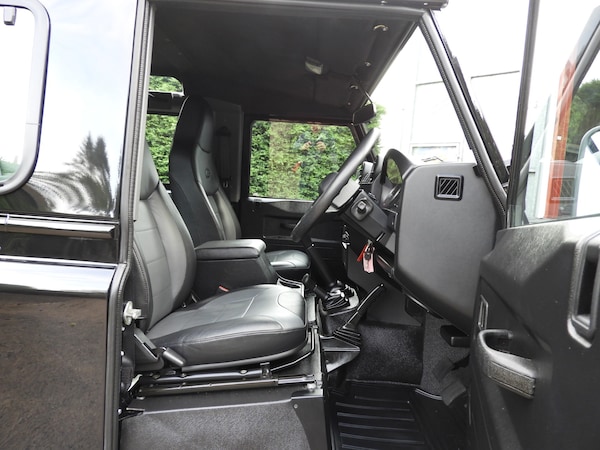 Used Land Rover Defender 90 2015 for sale - 75629464: Photo 11