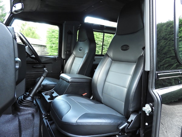 Used Land Rover Defender 90 2015 for sale - 75629464: Photo 16