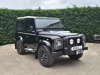 Land Rover - Defender 90