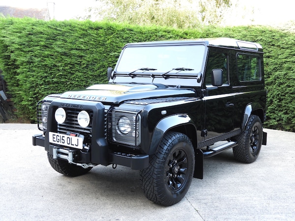 Used Land Rover Defender 90 2015 for sale - 75629464: Photo 2