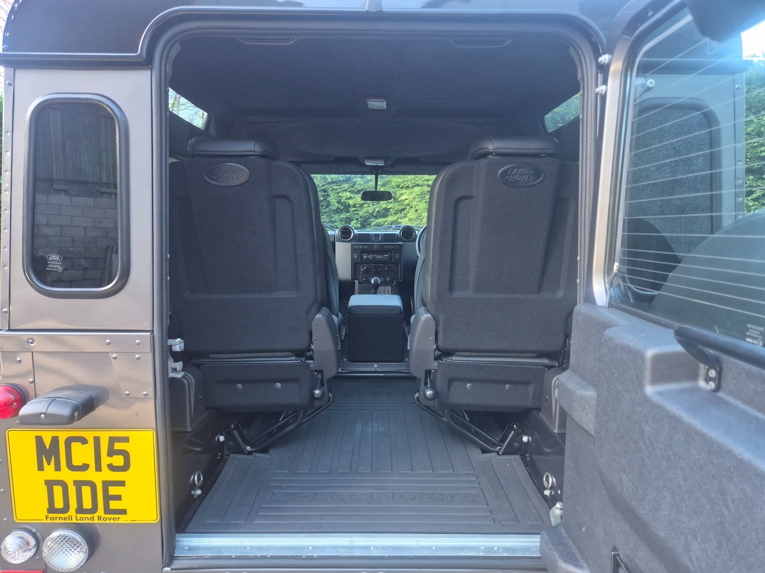 Used Land Rover Defender 90 2015 for sale - 77353674: Photo 12