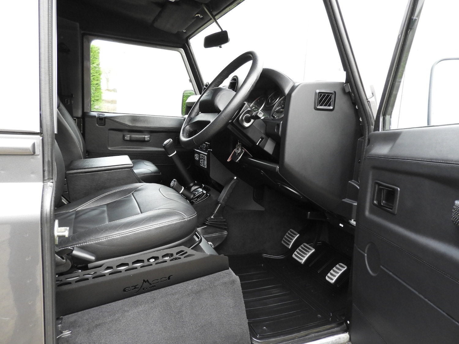 Used Land Rover Defender 90 2015 for sale - 76120392: Photo 12