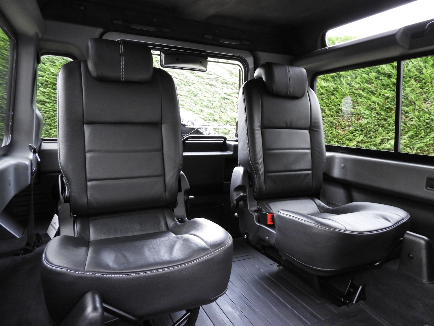 Used Land Rover Defender 90 2015 for sale - 76120392: Photo 19