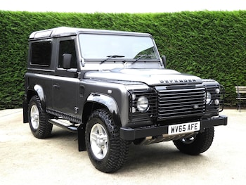 Land Rover - Defender 90