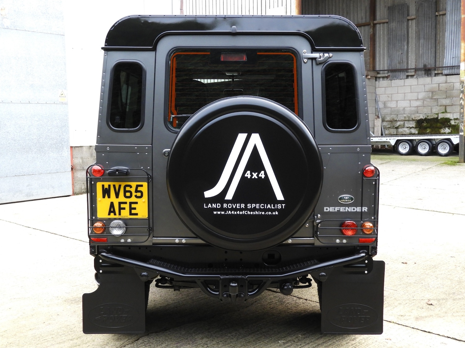 Used Land Rover Defender 90 2015 for sale - 76120392: Photo 4