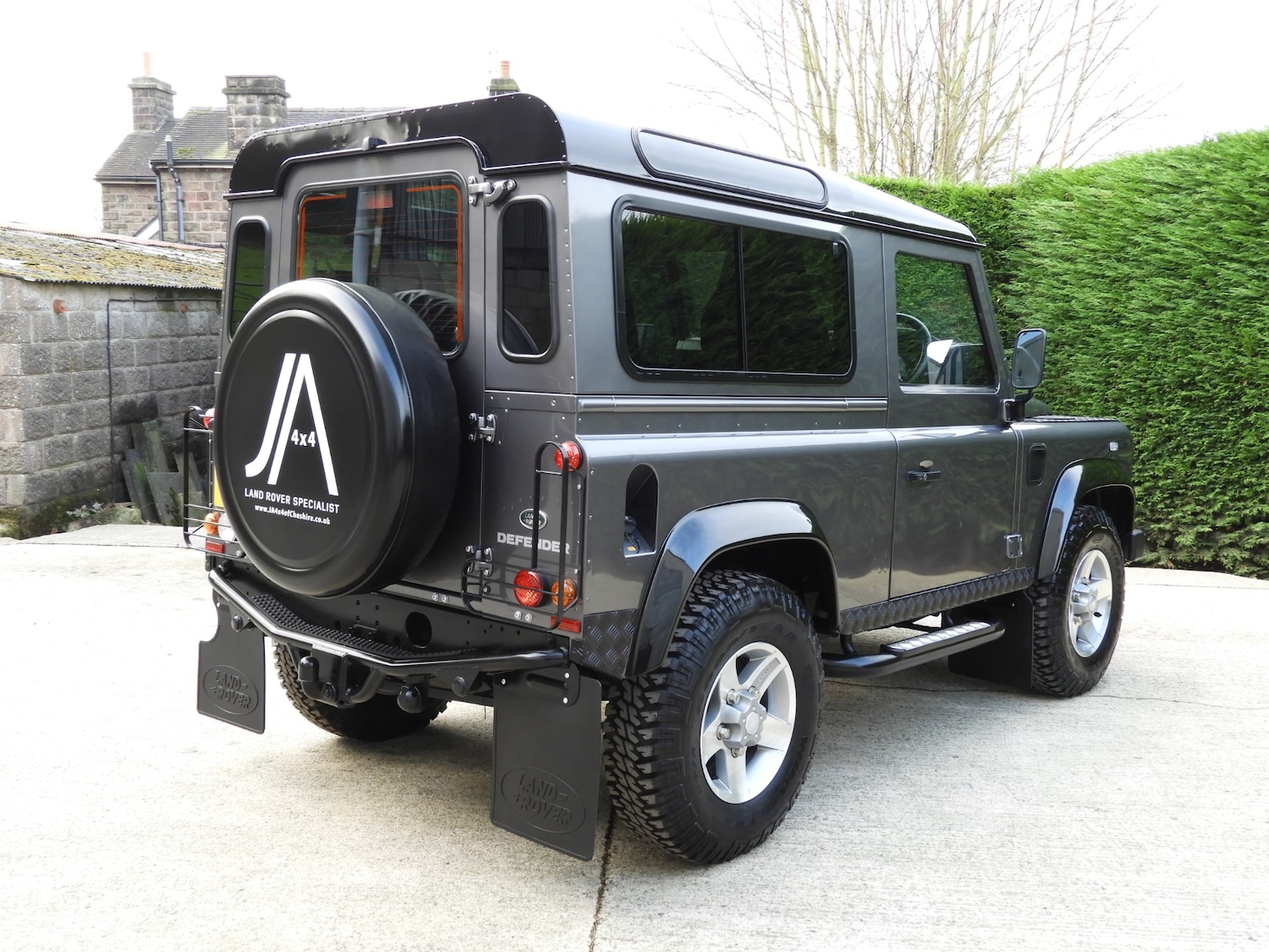 Used Land Rover Defender 90 2015 for sale - 76120392: Photo 5