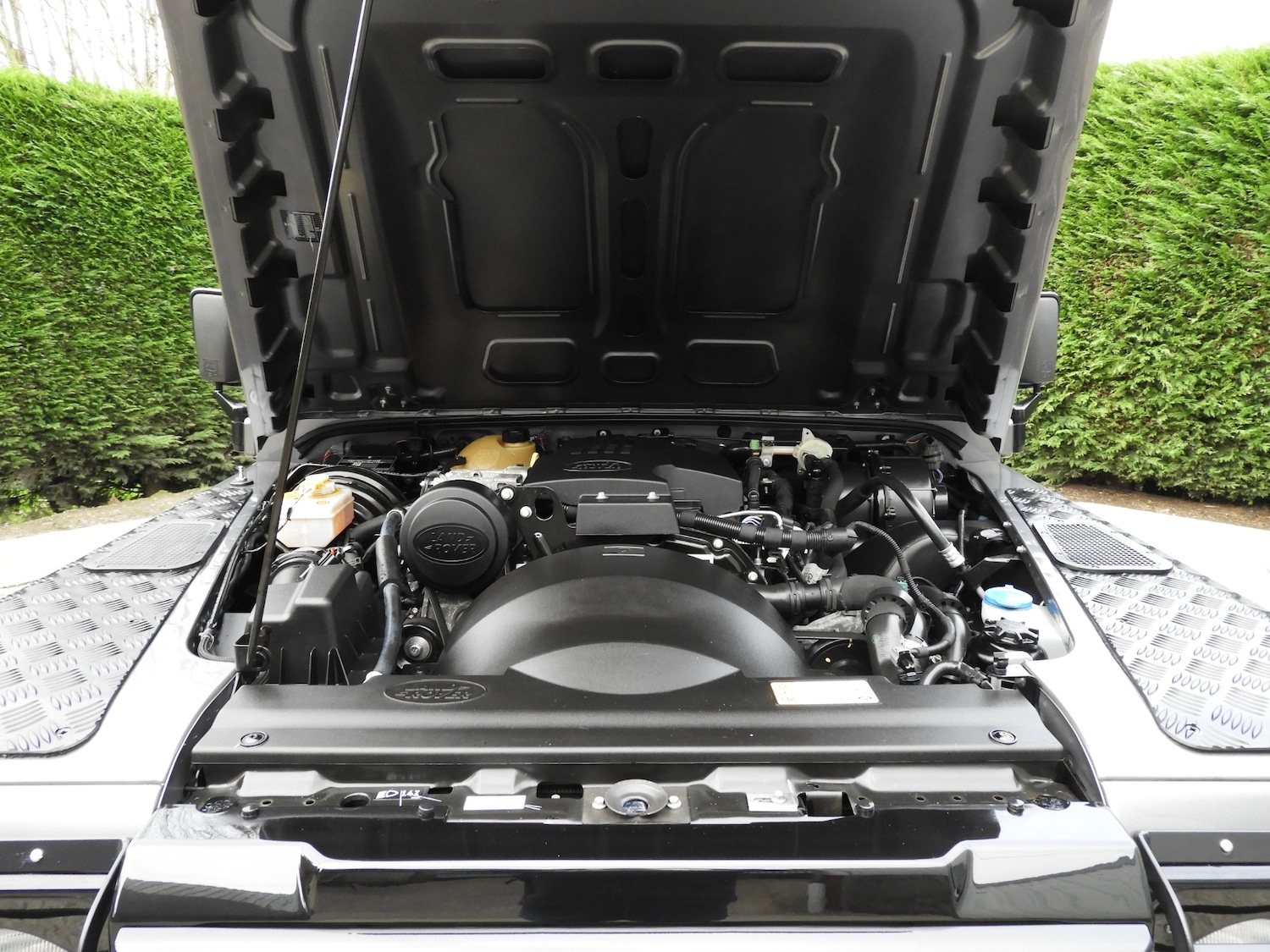 Used Land Rover Defender 90 2015 for sale - 76120392: Photo 7