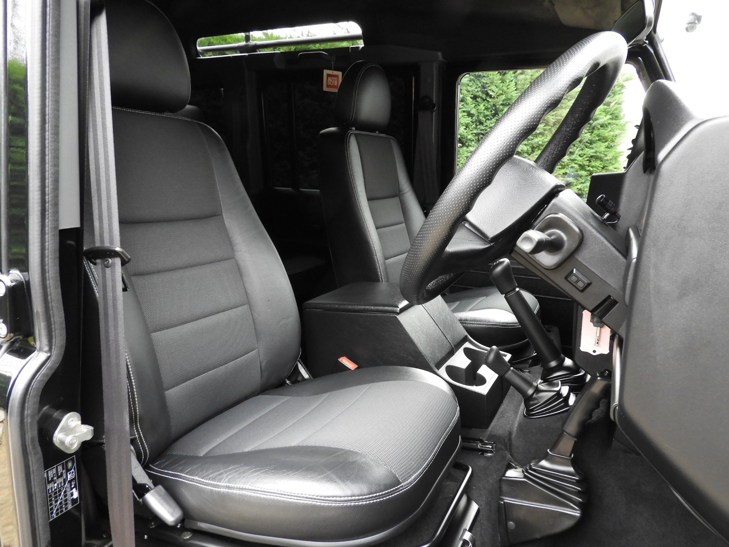 Used Land Rover Defender 110 2015 for sale - 76497601: Photo 13