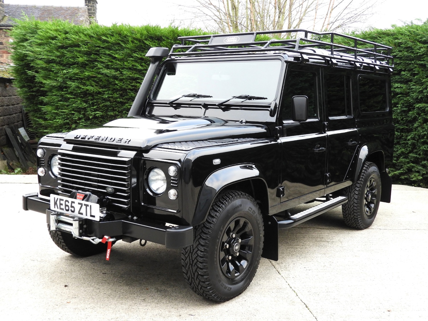 Used Land Rover Defender 110 2015 for sale - 76497601: Photo 2