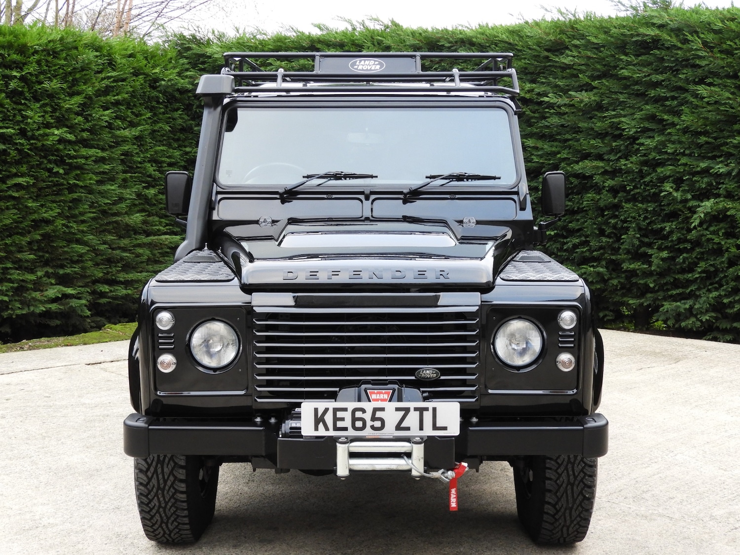 Used Land Rover Defender 110 2015 for sale - 76497601: Photo 3