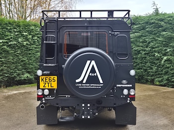 Used Land Rover Defender 110 2015 for sale - 76497601: Photo