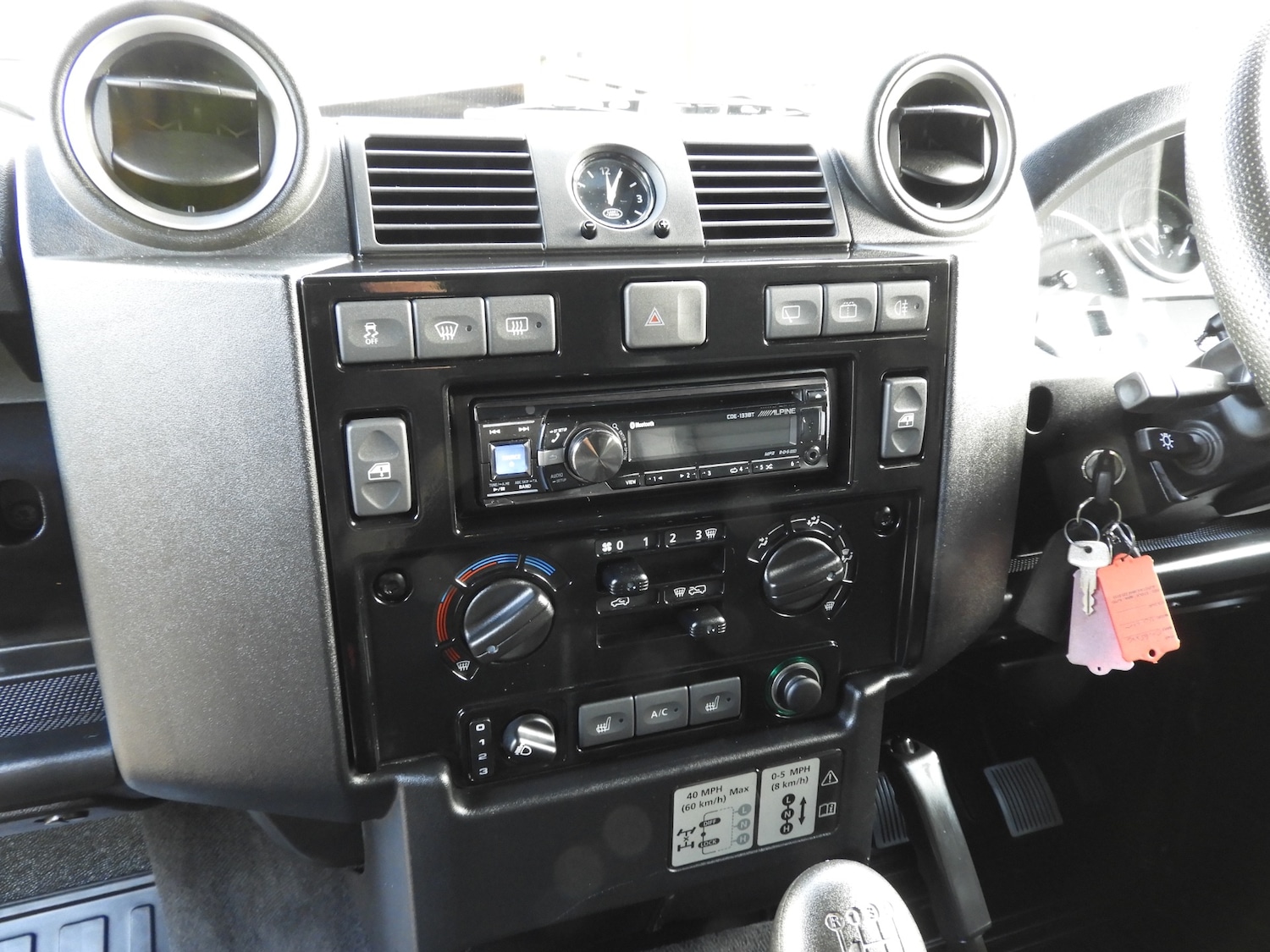 Used Land Rover Defender 110 2015 for sale - 76627364: Photo 18