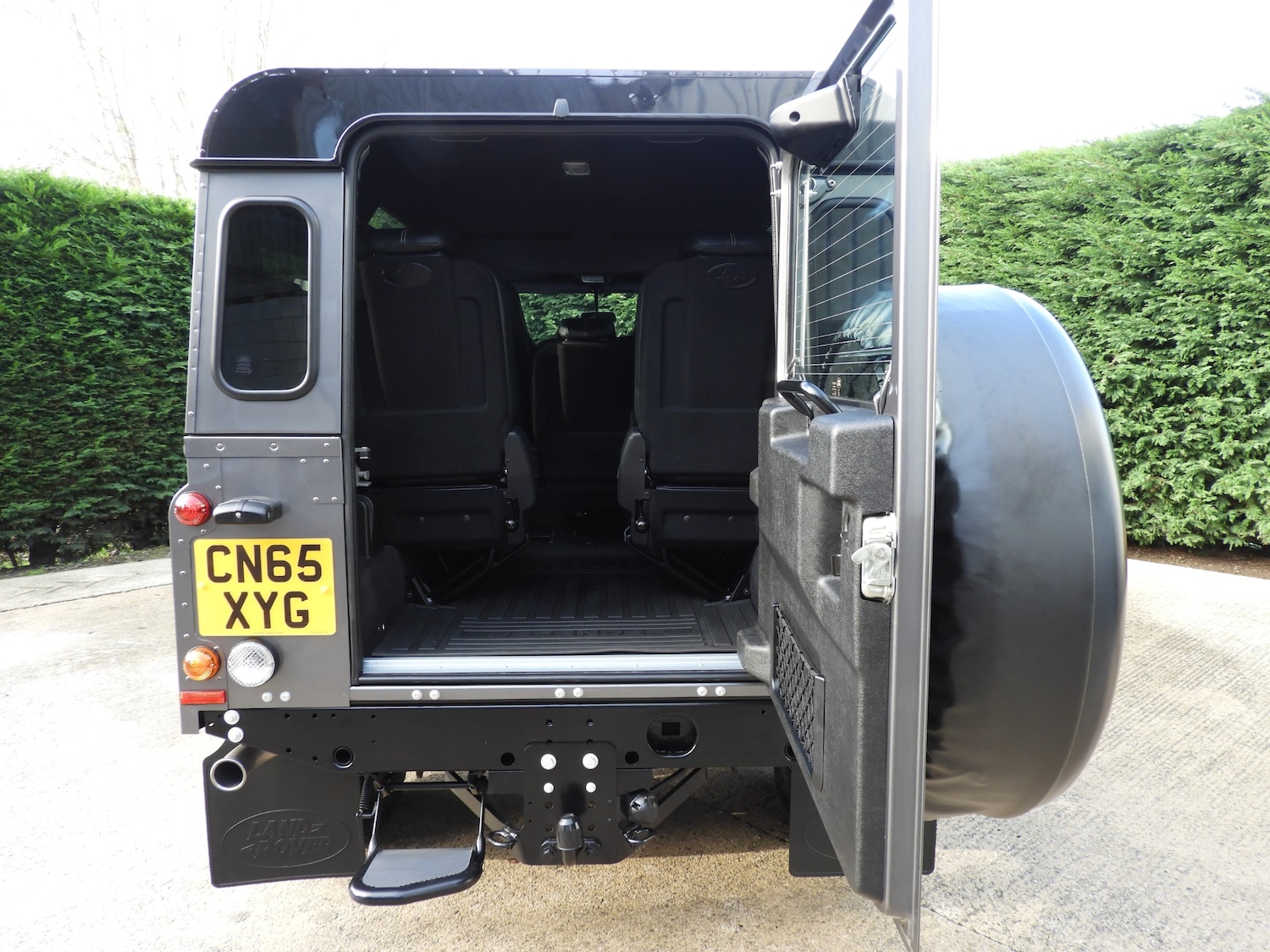 Used Land Rover Defender 110 2015 for sale - 76627364: Photo 19