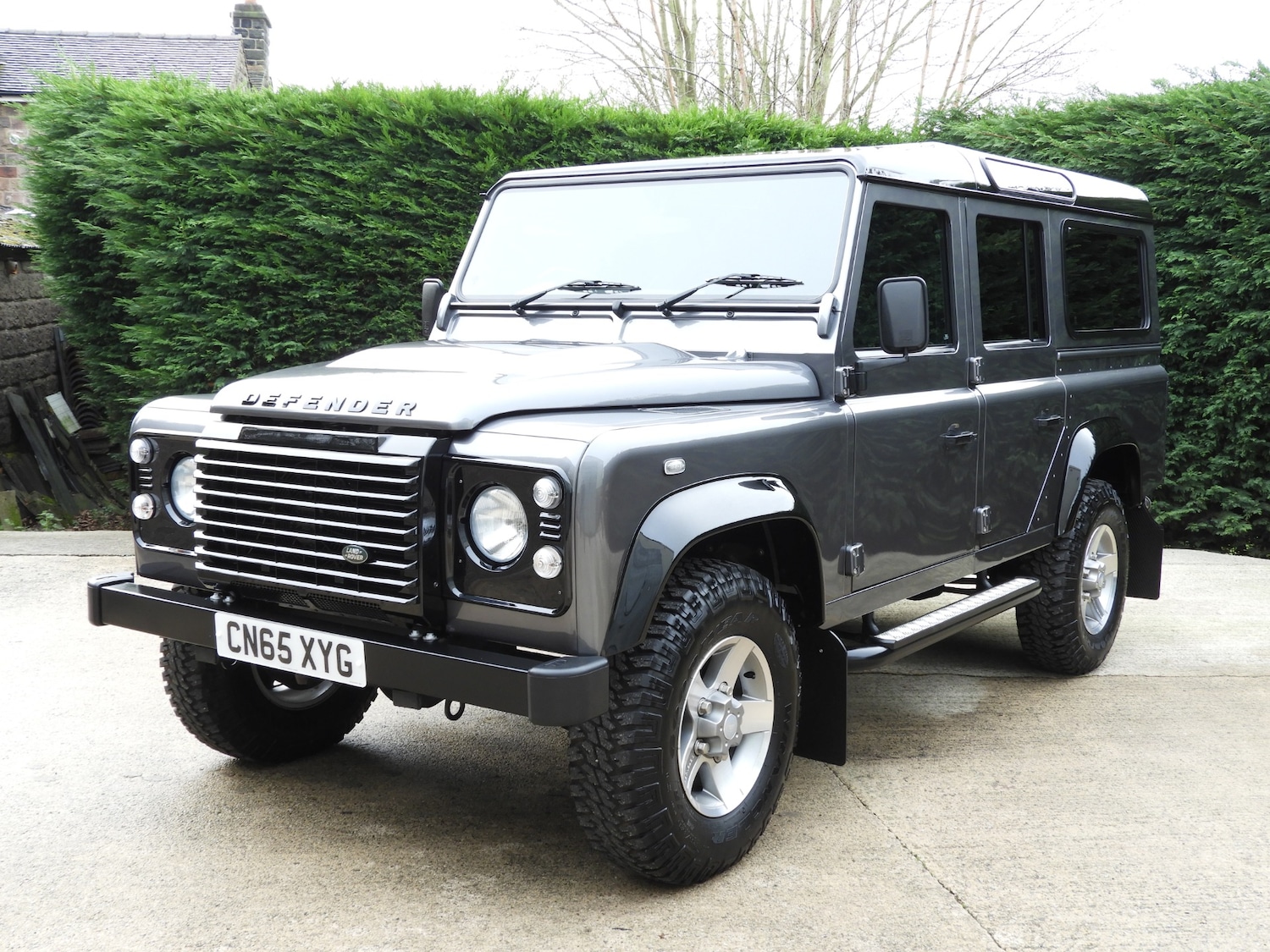 Used Land Rover Defender 110 2015 for sale - 76627364: Photo 2