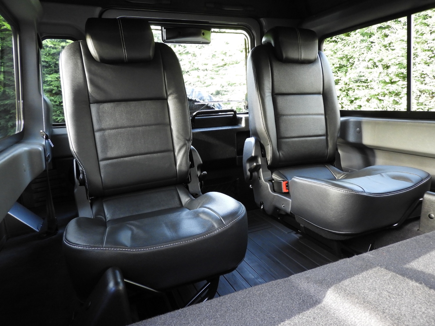 Used Land Rover Defender 110 2015 for sale - 76627364: Photo 20