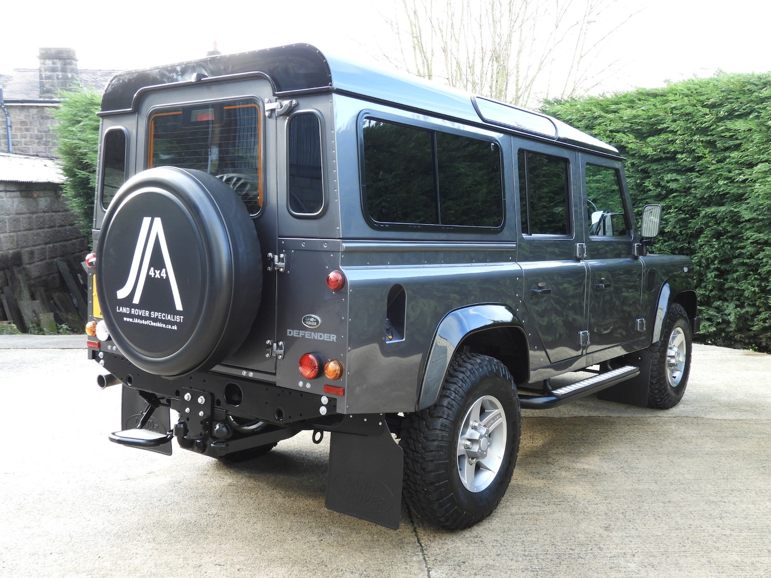 Used Land Rover Defender 110 2015 for sale - 76627364: Photo 5