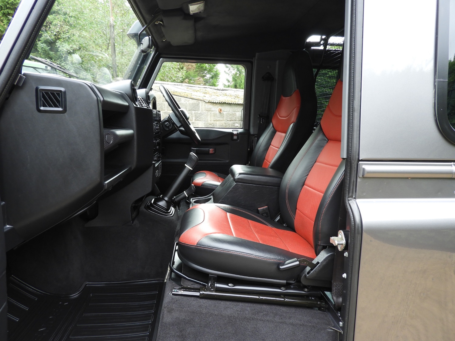 Used Land Rover Defender 90 2016 for sale - 75972358: Photo 14