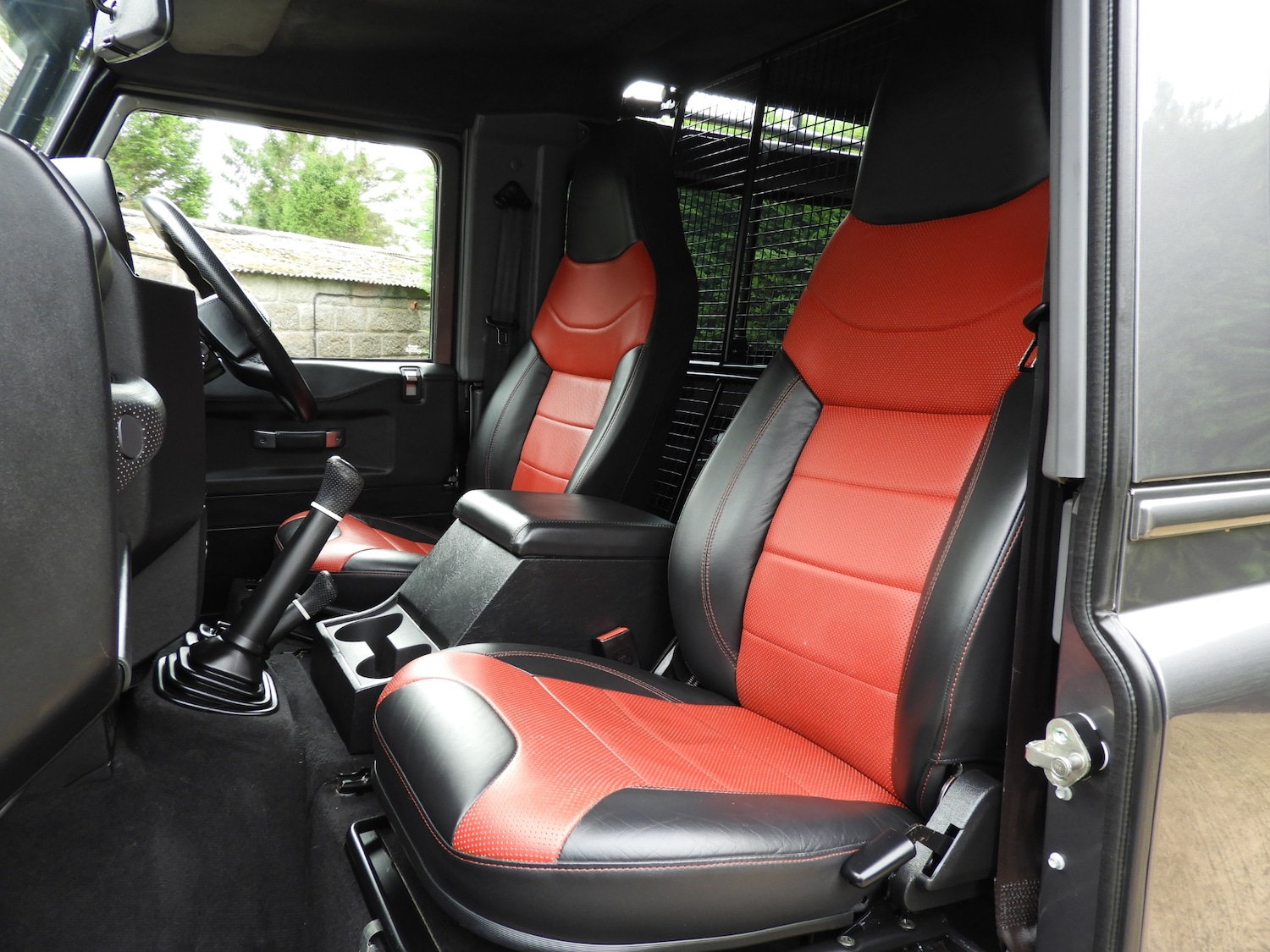 Used Land Rover Defender 90 2016 for sale - 75972358: Photo 16