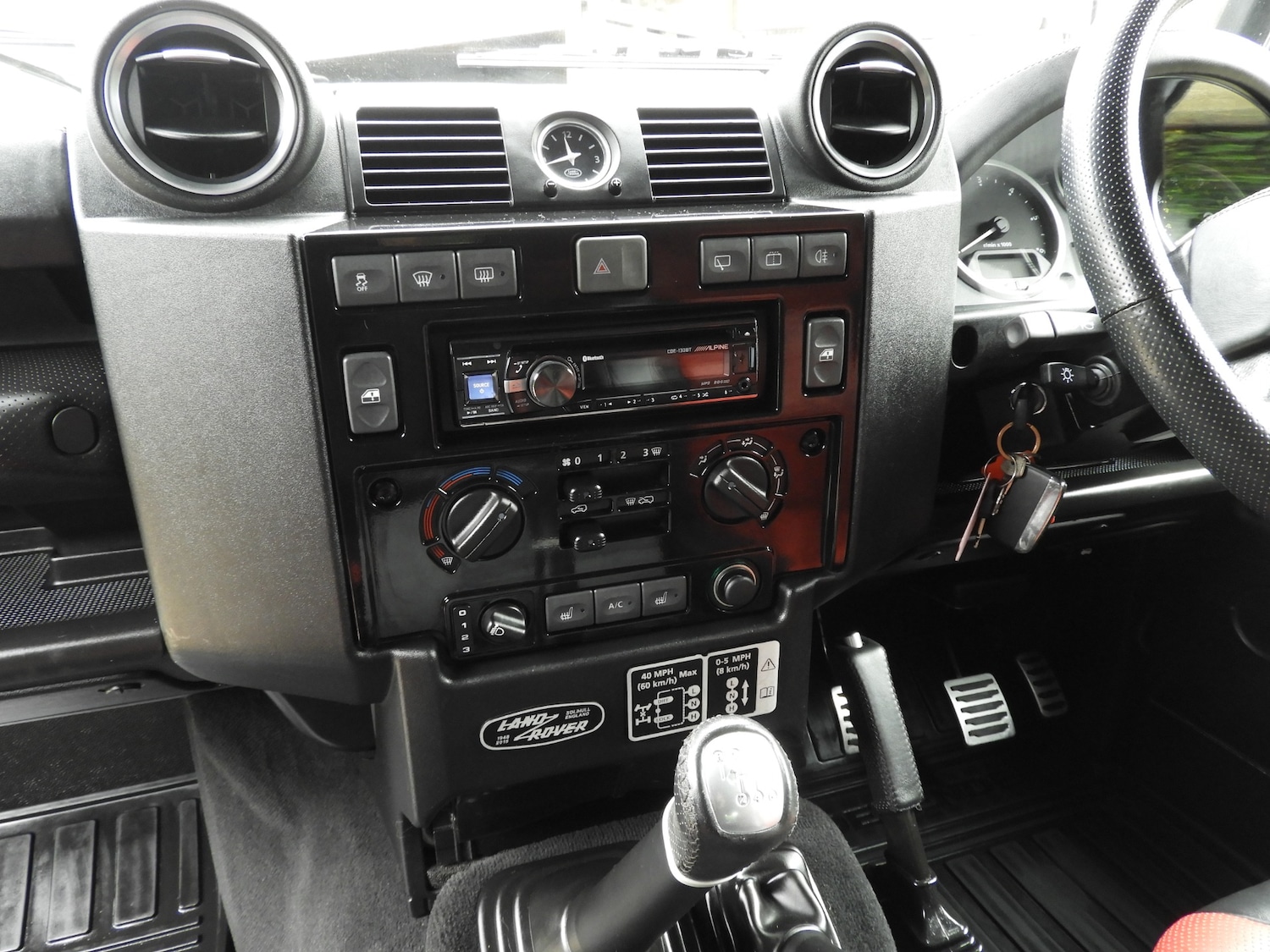 Used Land Rover Defender 90 2016 for sale - 75972358: Photo 18