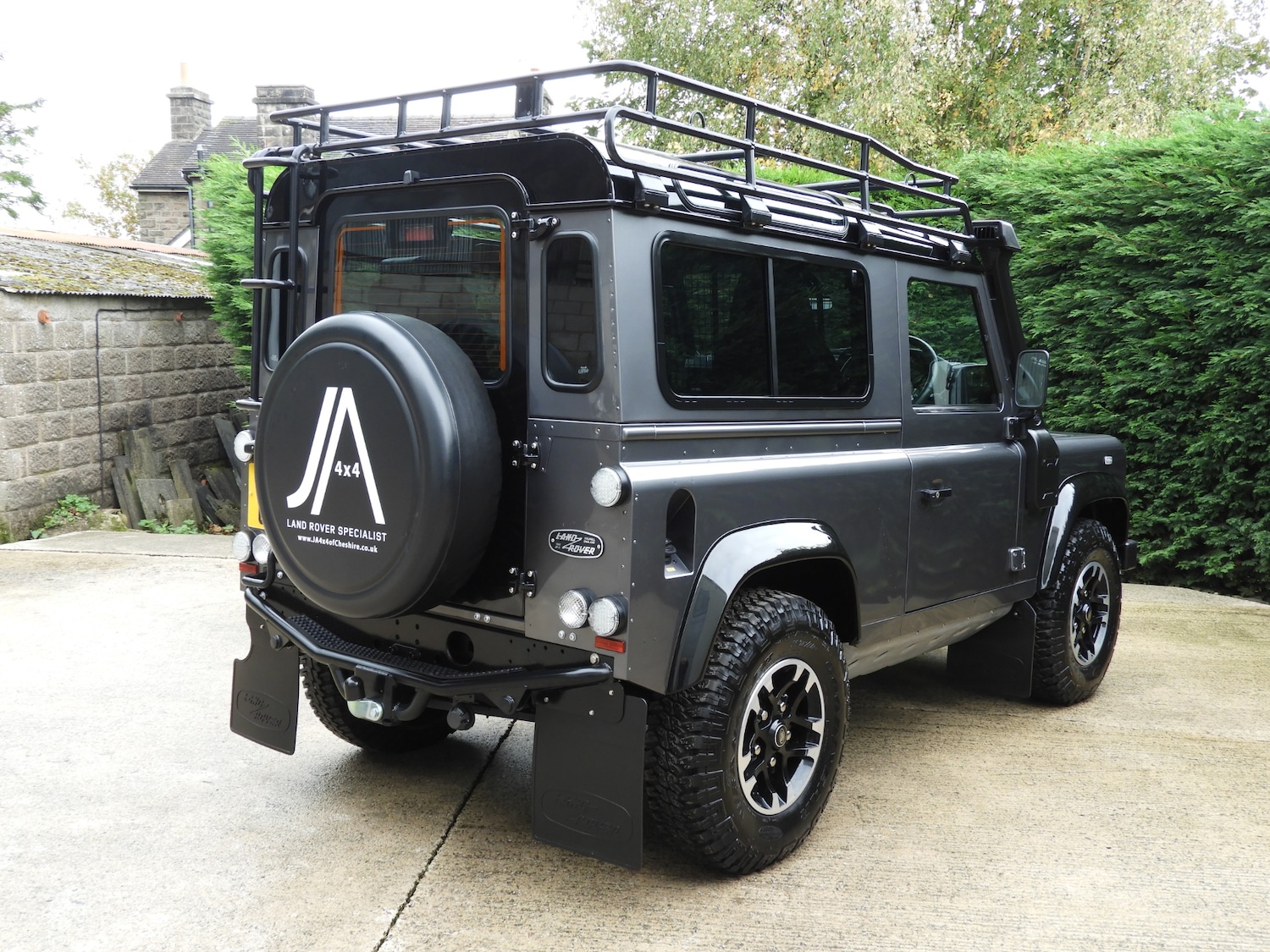 Used Land Rover Defender 90 2016 for sale - 75972358: Photo 5