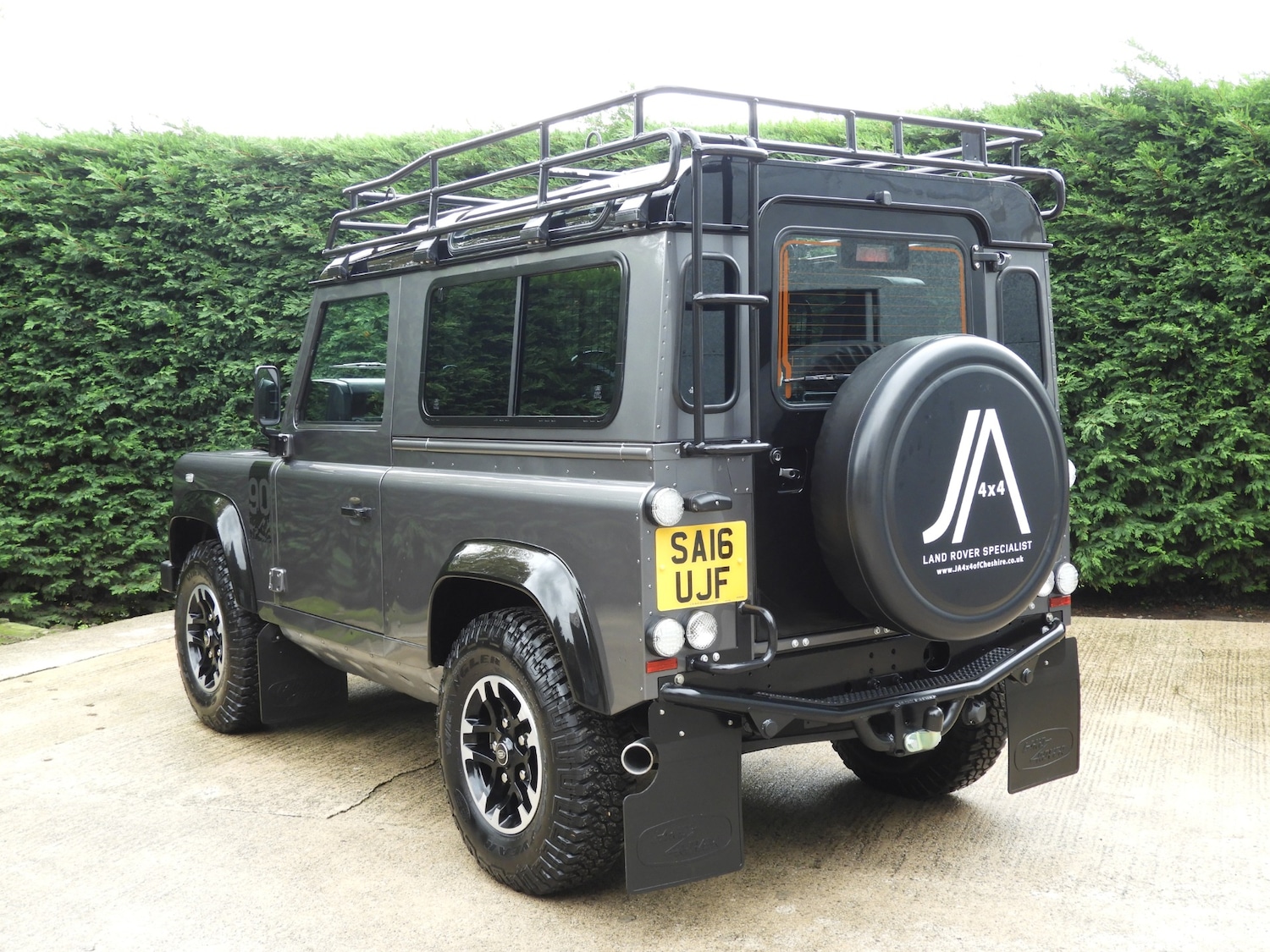 Used Land Rover Defender 90 2016 for sale - 75972358: Photo 6