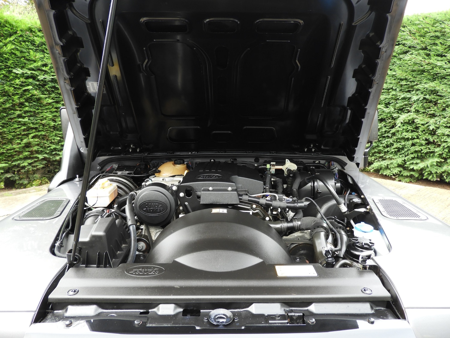 Used Land Rover Defender 90 2016 for sale - 75972358: Photo 7