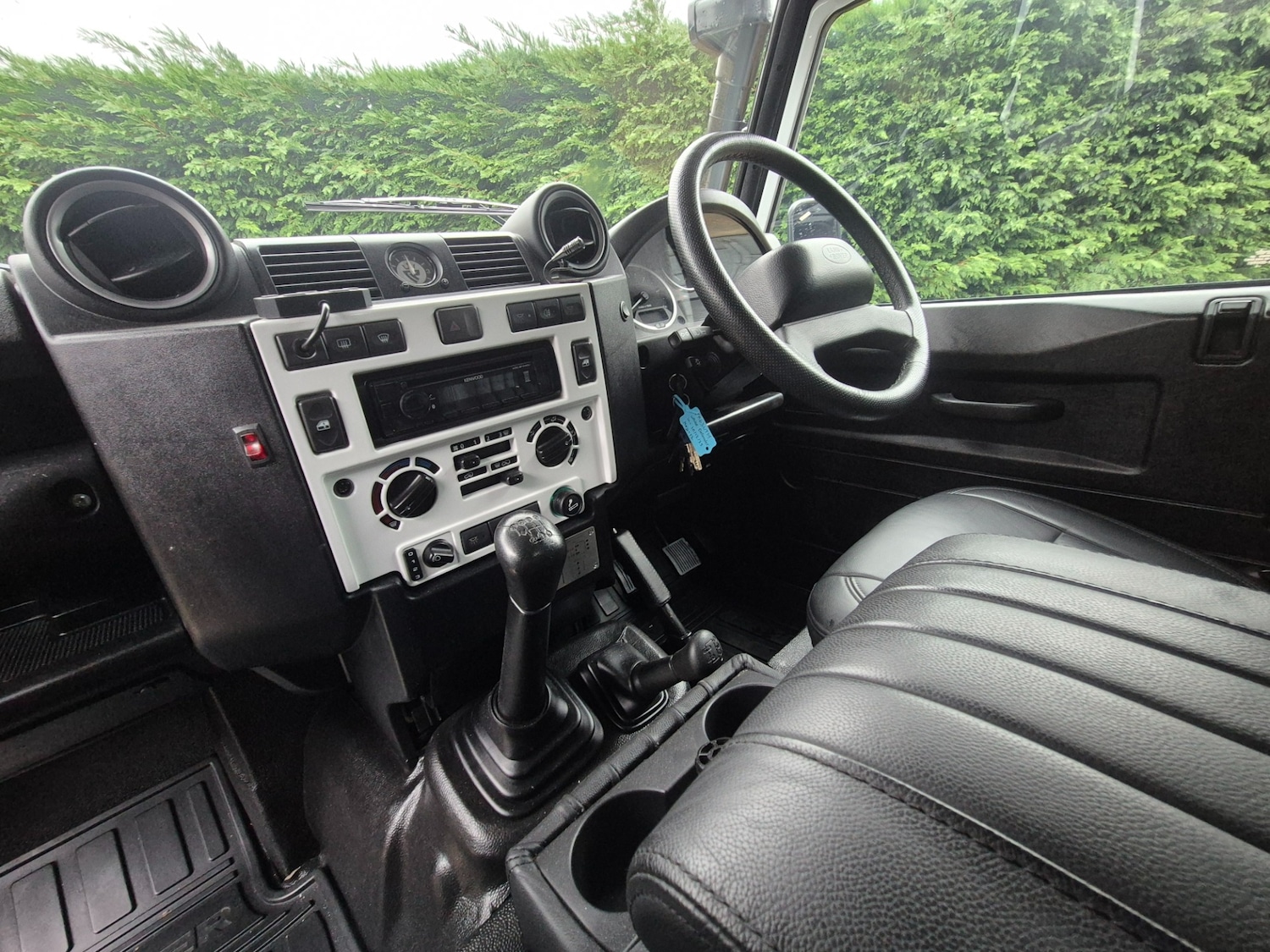 Used Land Rover Defender 110 2013 for sale - 76971525: Photo 14