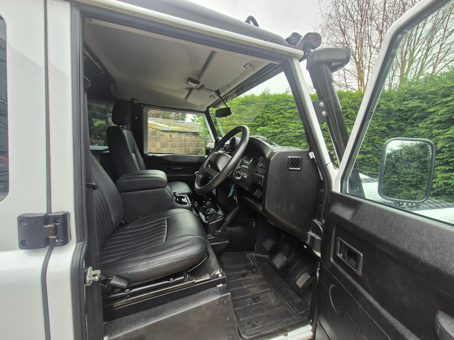 Used Land Rover Defender 110 2013 for sale - 76971525: Photo 8