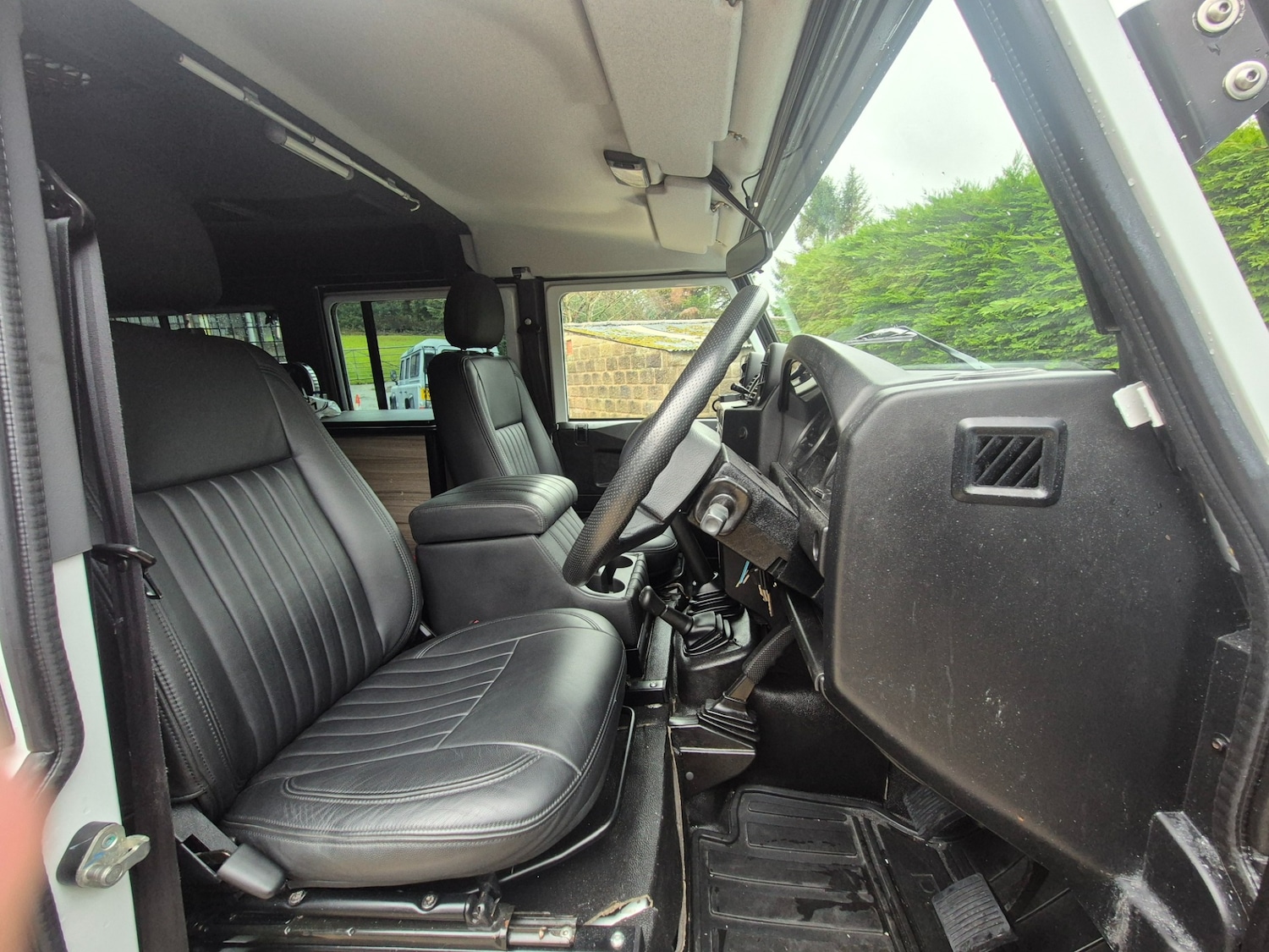 Used Land Rover Defender 110 2013 for sale - 76971525: Photo 9