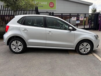 Used Volkswagen Polo 2015 for sale - 75941534: Photo
