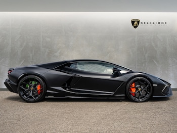 Used Lamborghini Revuelto 2024 for sale - 79011133: Photo