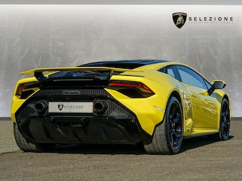 Used Lamborghini Huracan 2023 for sale - 77739296: Photo