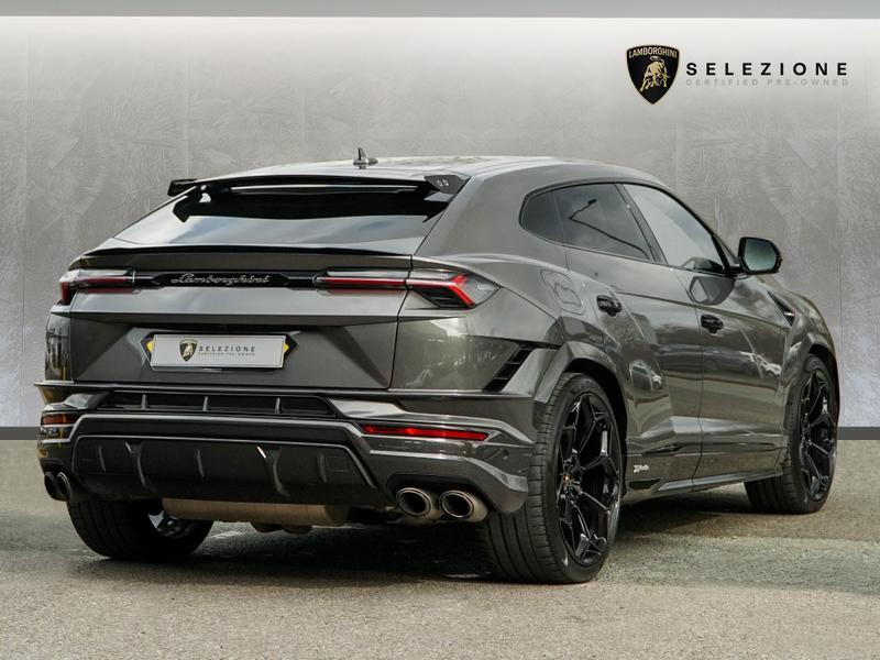 Used Lamborghini Urus 2023 for sale - 77774662: Photo 2