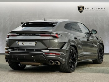 Used Lamborghini Urus 2023 for sale - 77774662: Photo