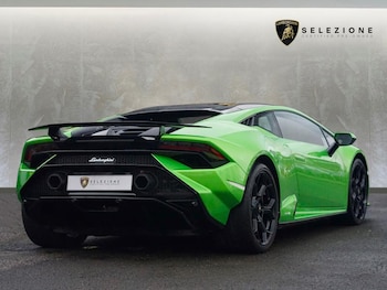 Used Lamborghini Huracan 2023 for sale - 77691525: Photo