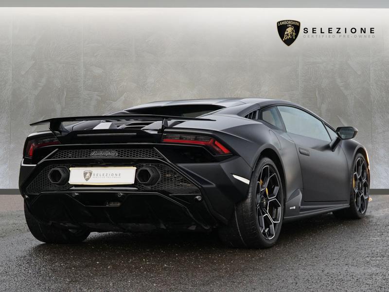 Used Lamborghini Huracan 2024 for sale - 77286300: Photo 2