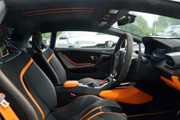 Used Lamborghini Huracan 2024 for sale - 75308887: Photo 15