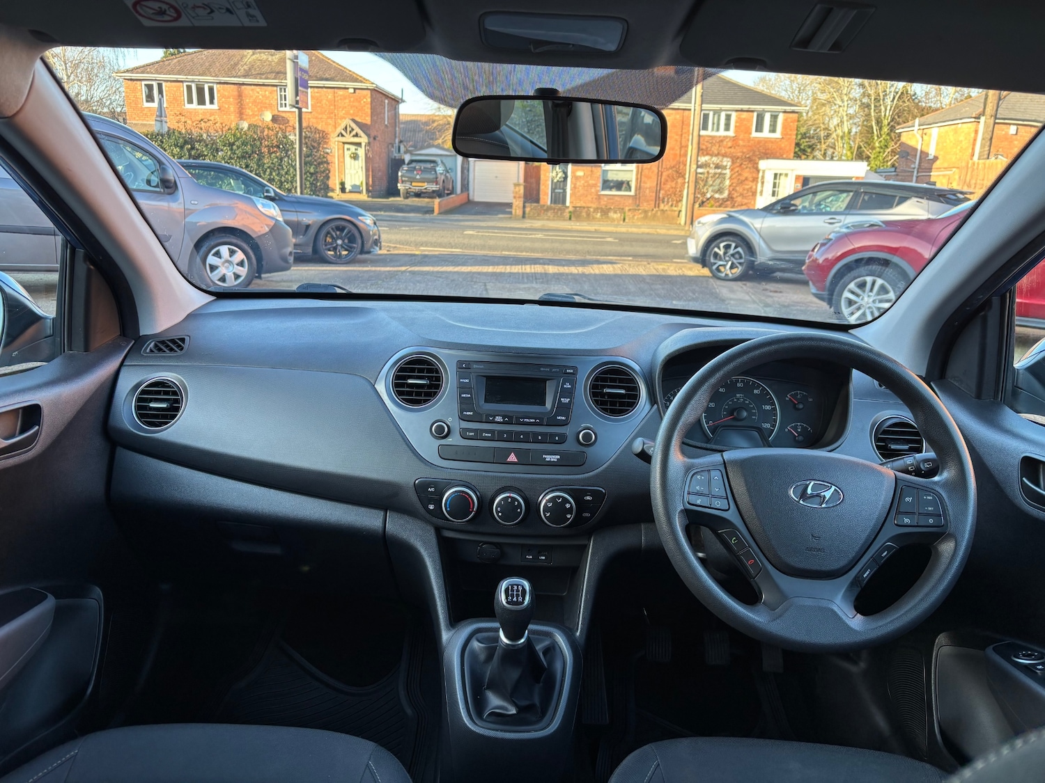 Used Hyundai i10 2017 for sale - 77080897: Photo 12