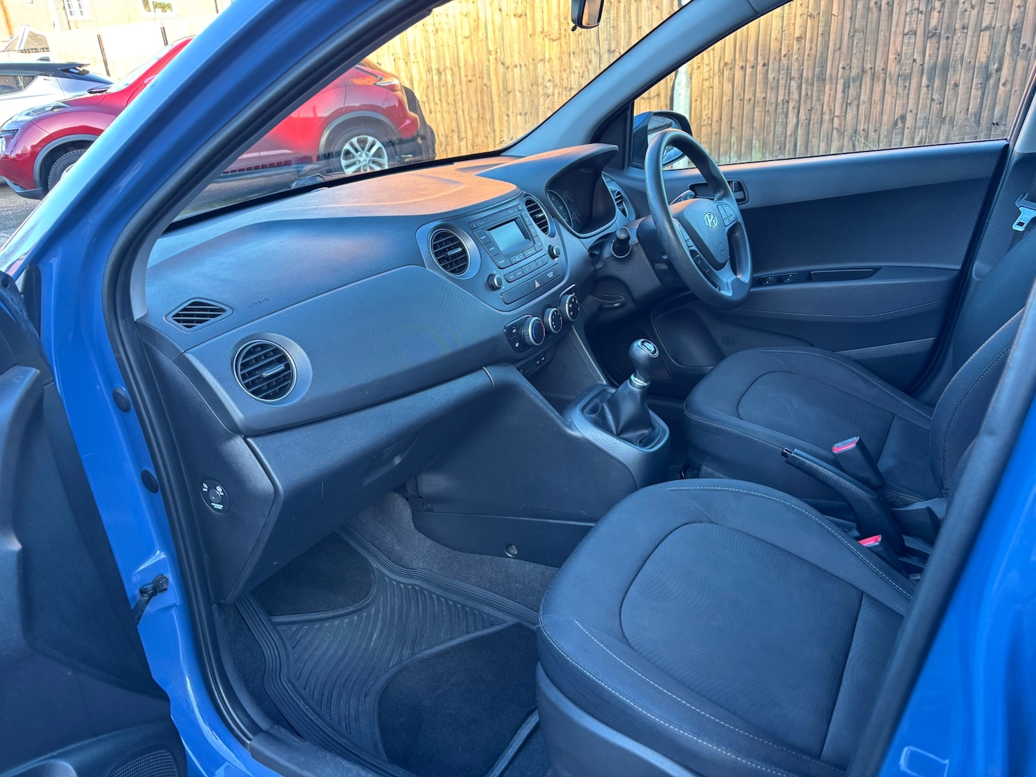 Used Hyundai i10 2017 for sale - 77080897: Photo 7