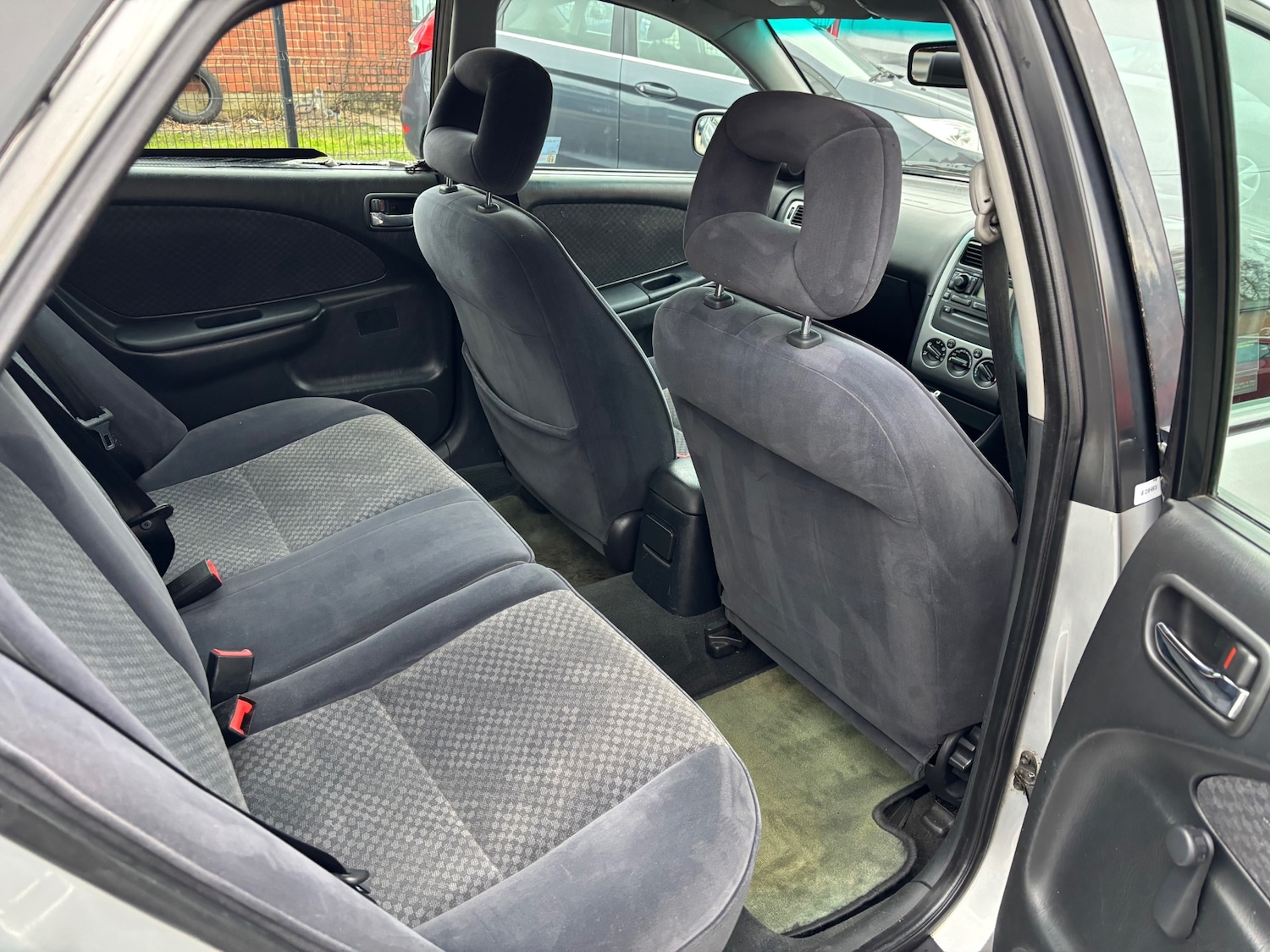 Used Toyota Avensis 2001 for sale - 77033548: Photo 10