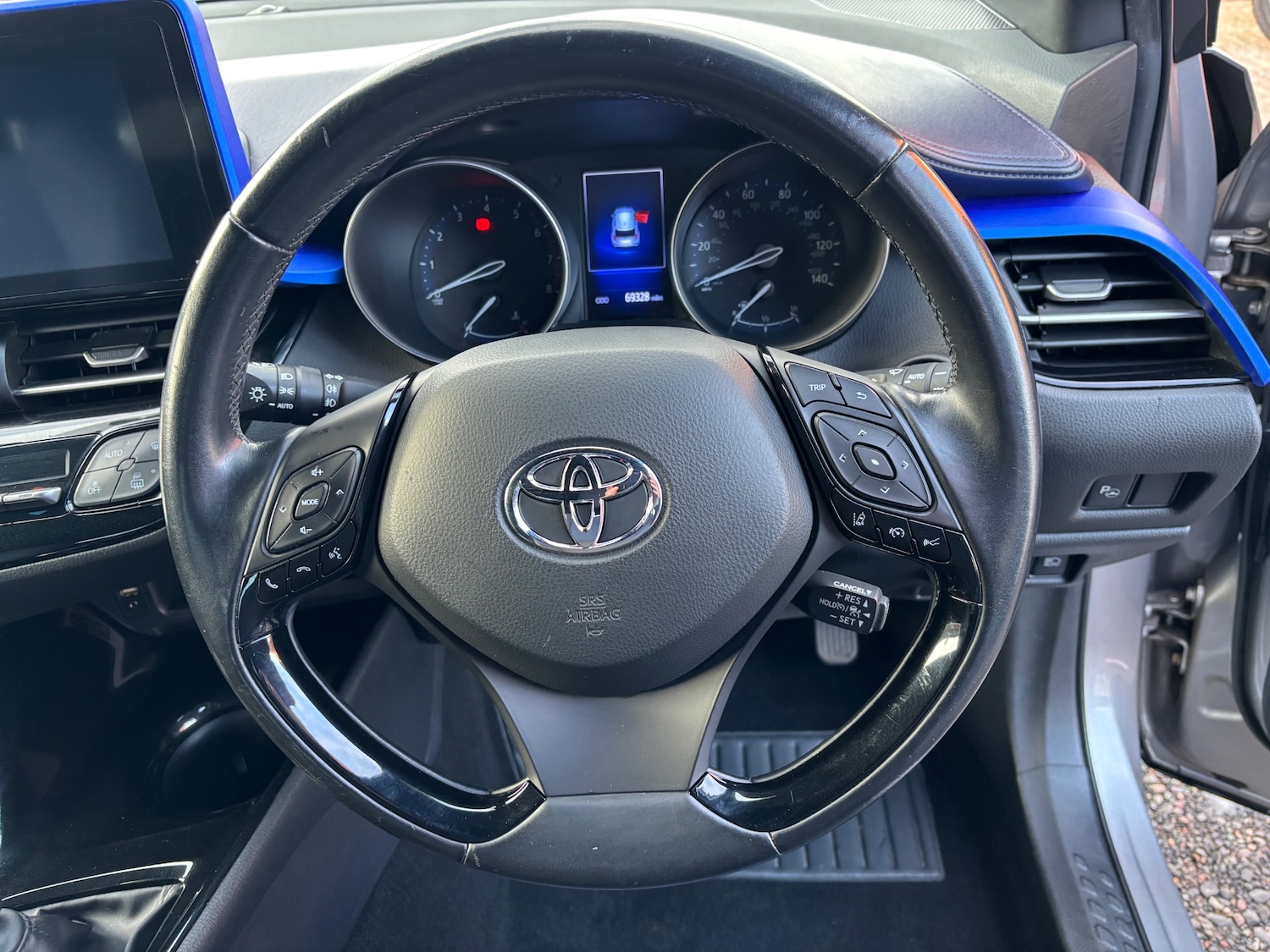 Used Toyota C-HR 2017 for sale - 76653064: Photo 11