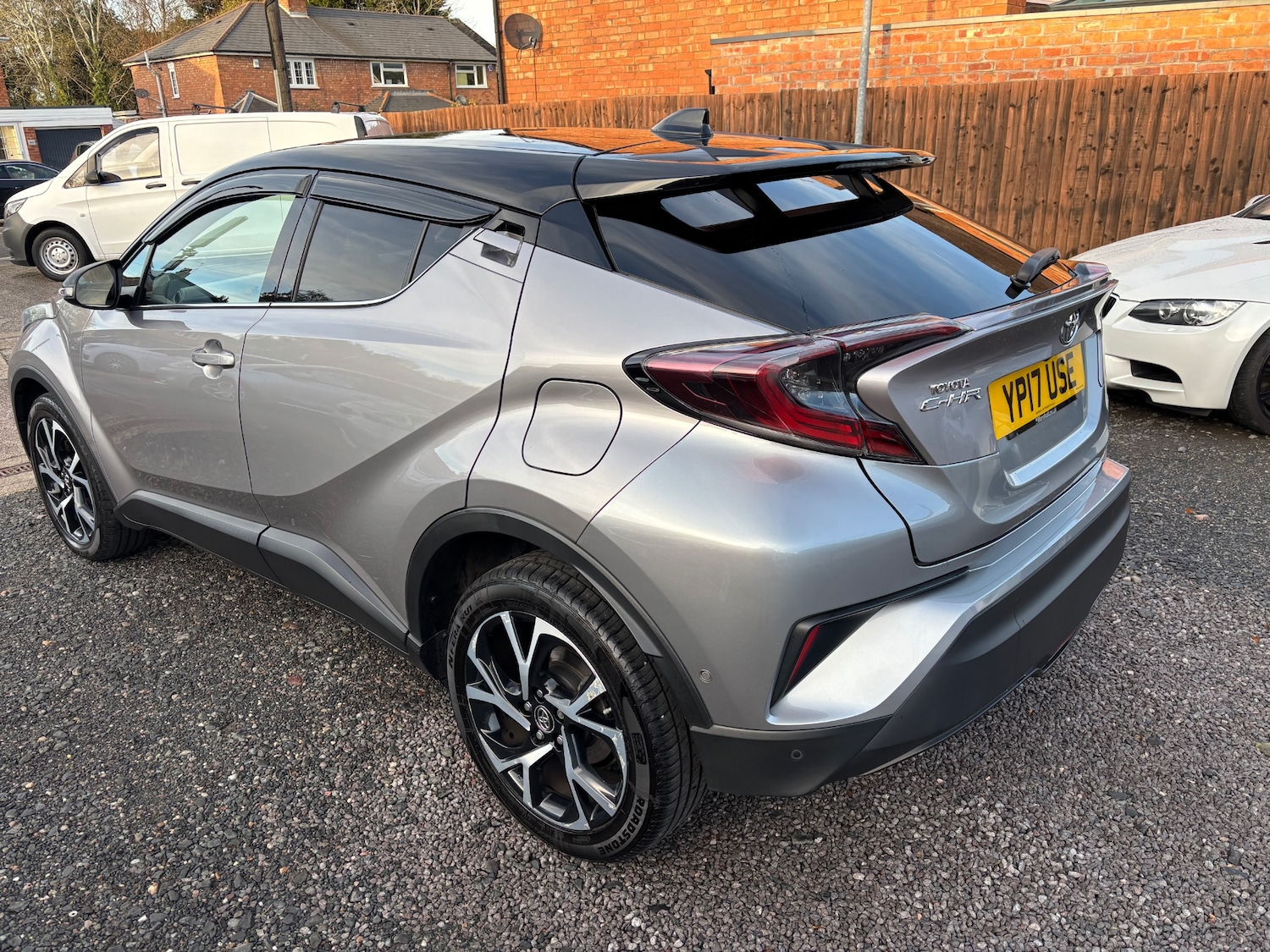 Used Toyota C-HR 2017 for sale - 76653064: Photo 3