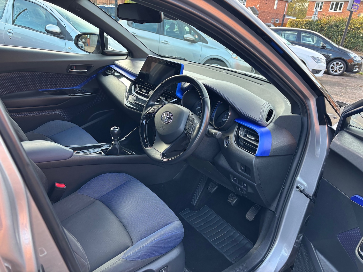 Used Toyota C-HR 2017 for sale - 76653064: Photo 7