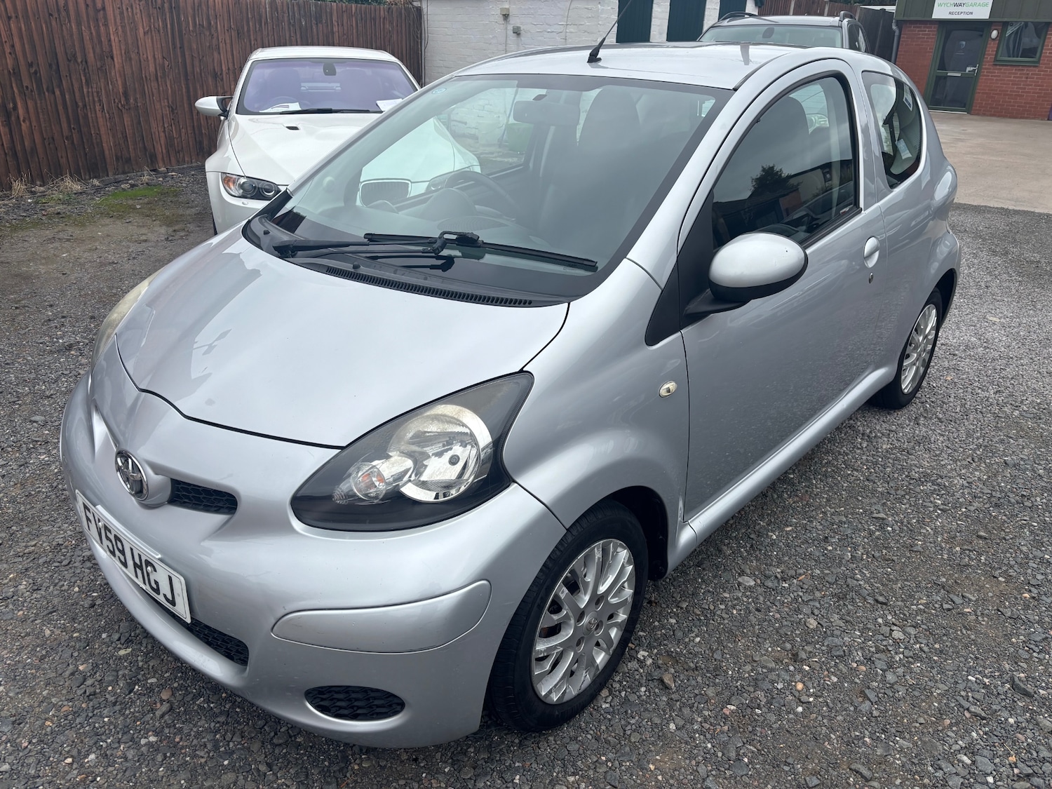 Used Toyota AYGO 2009 for sale - 77340302: Photo 2