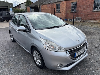 Used Peugeot 208 2014 for sale - 75860556: Photo